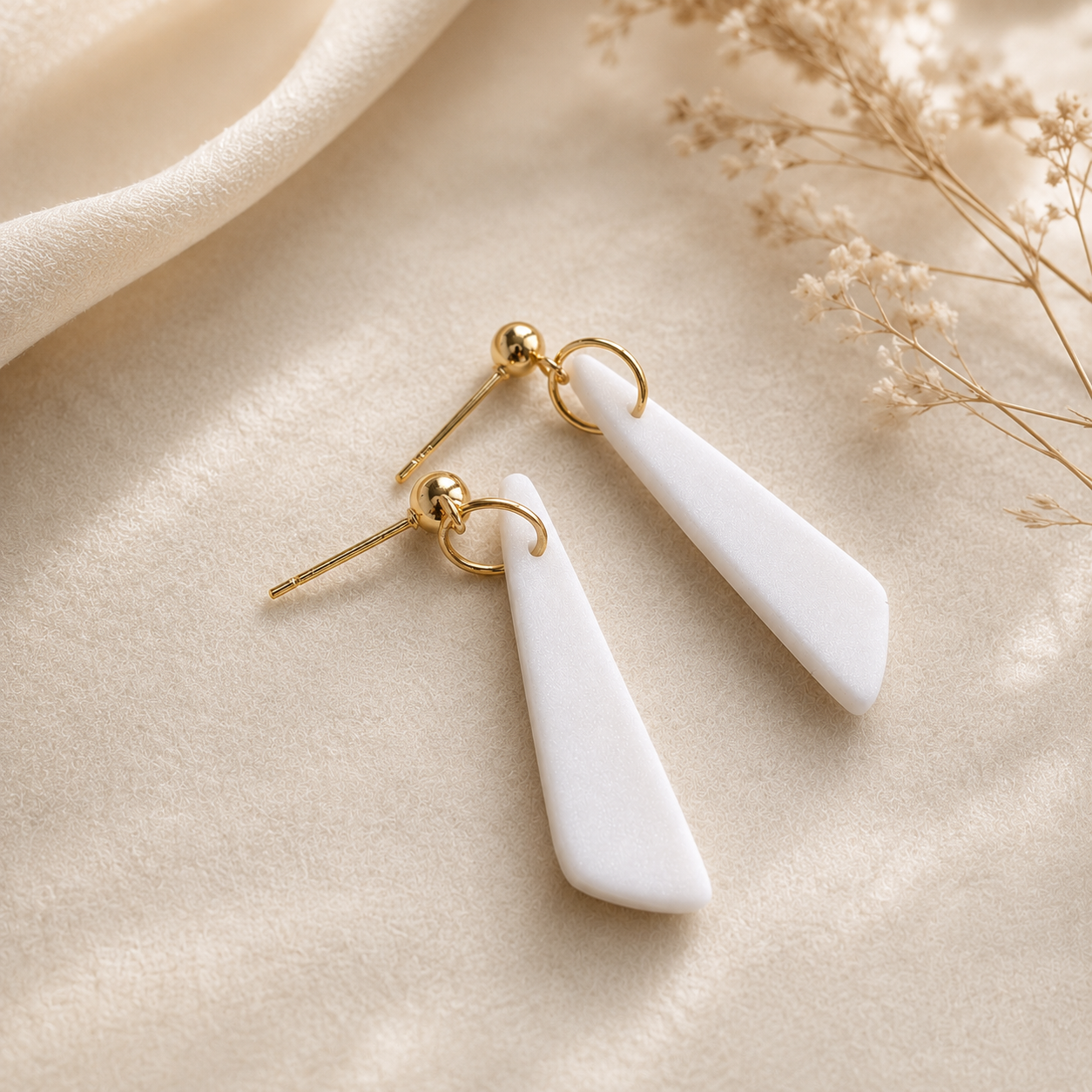 The Tapered Drop in Ivory Pearl | Drop Earrings